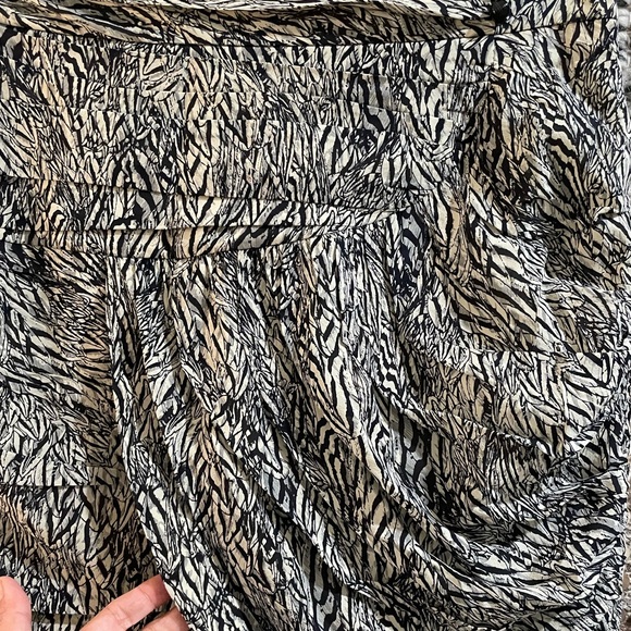 🐦‍⬛ EUC Leifsdottir Anthropologie pleated mini skirt sz 6 - Picture 2 of 10